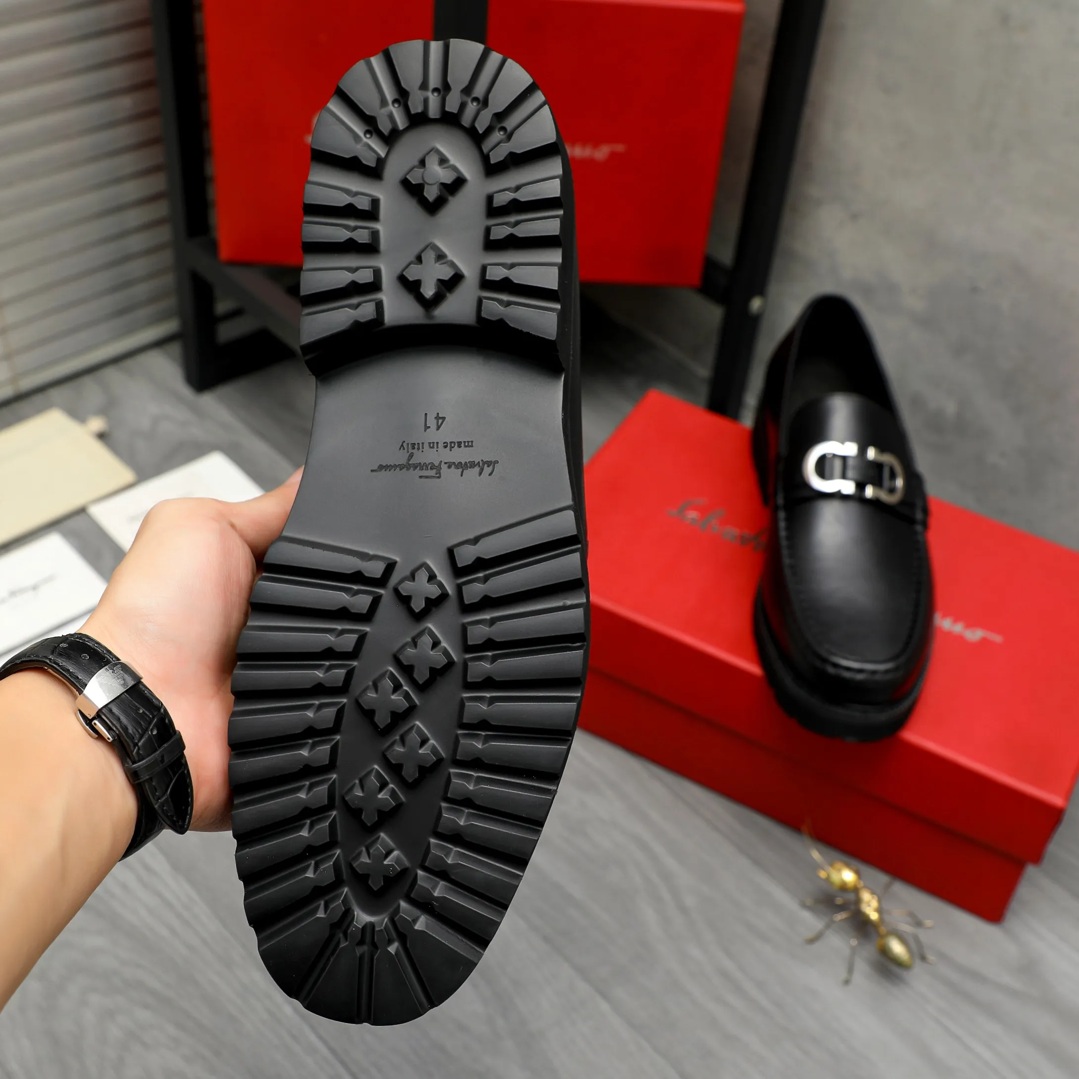 Men's shoes 💰540 Product trademark: Ferragamo "Ferragamo" business slip-on leather shoes Regular size: 38-44 (45.46 custom-made, non-refundable) Product materials: Selected high-quality cowhide upper, cowhide lining, original outsole